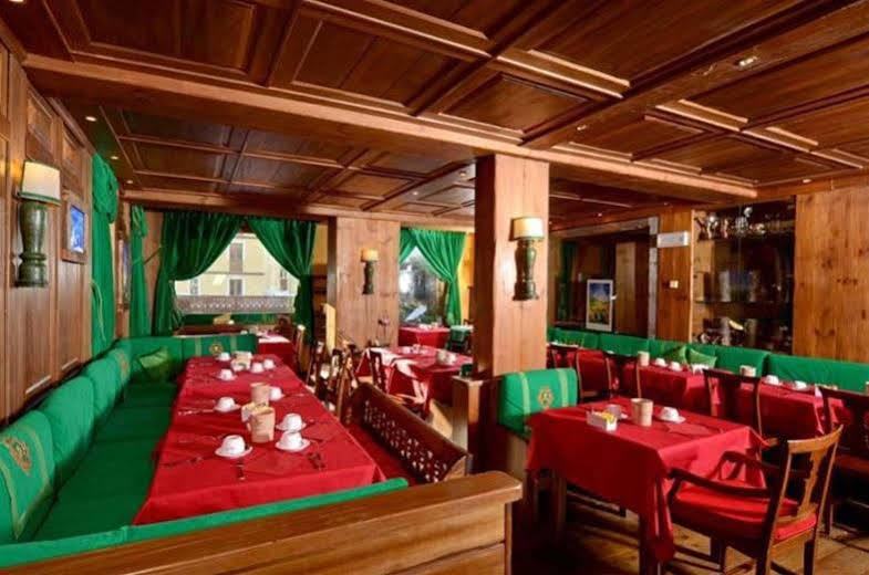 Hotel Punta Maquignaz Breuil-Cervinia Exteriör bild